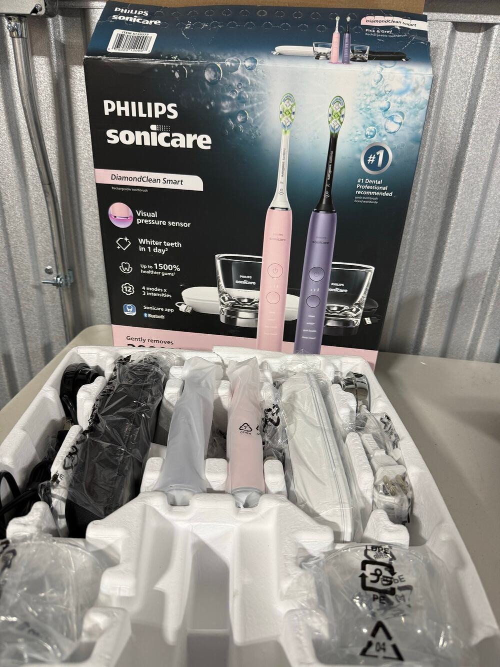Philips Sonicare Diamond Clean Smart. Only one works